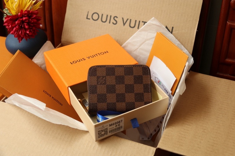 LV Wallets 105